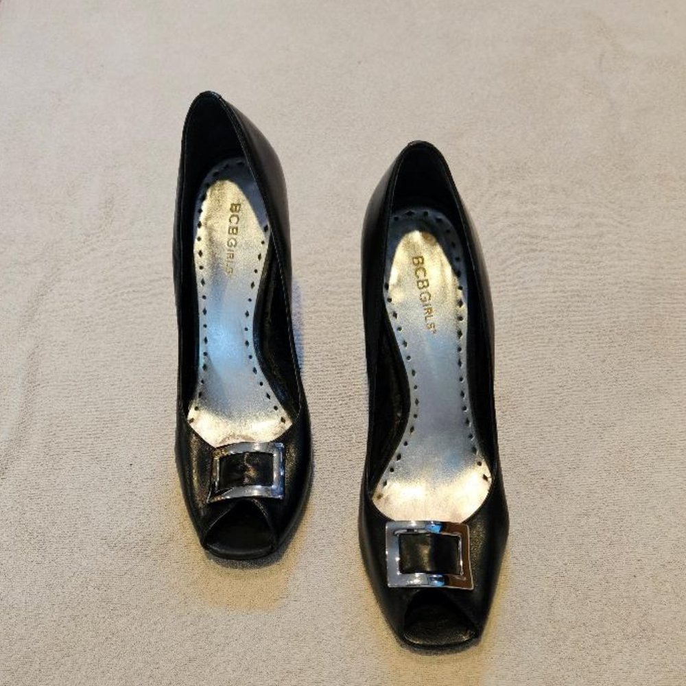 BCBG Girls Leather Pumps, SZ 10B